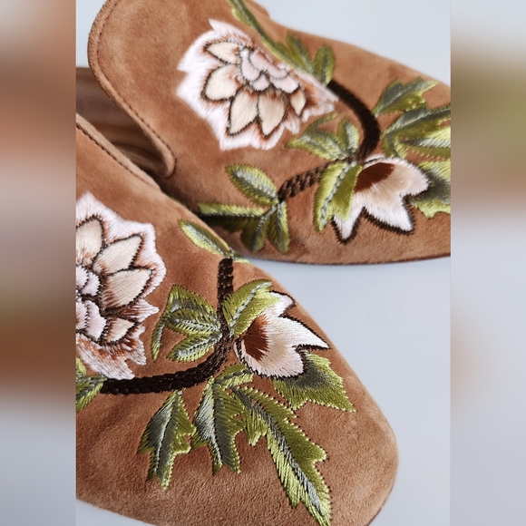 GeeWaWa Women's Size 38 Floral Flats - Picture 7 of 10